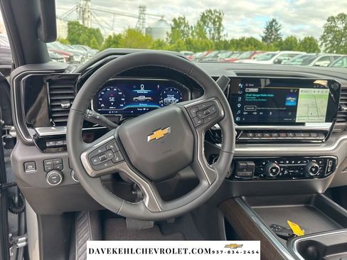 Used 2025 Chevrolet Silverado 2500 High Country w/ High Country Premium Package AWD/4WD image 24