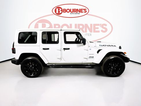 Used 2024 Jeep Wrangler Unlimited Sahara image 9