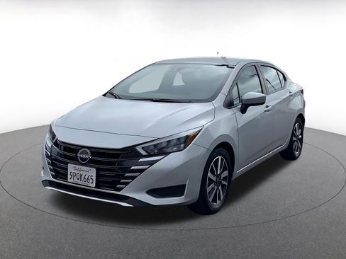 Used 2025 Nissan Versa SV image 7