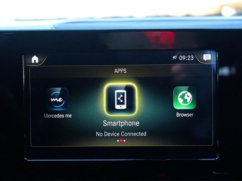 Used 2020 Mercedes-Benz GLB 250 image 29