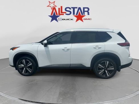 Used 2025 Nissan Rogue SL w/ SL Premium Package FWD image 4
