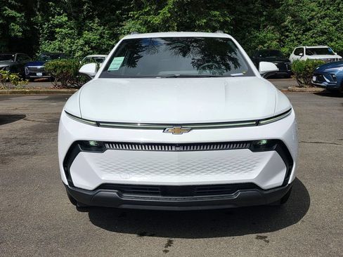 New 2026 Chevrolet Equinox EV LT AWD/4WD image 8