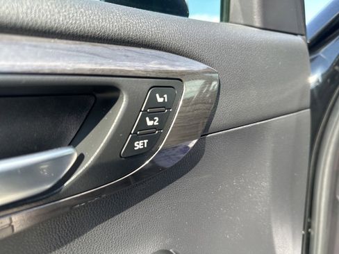 Certified 2025 Toyota Highlander Limited AWD/4WD image 30