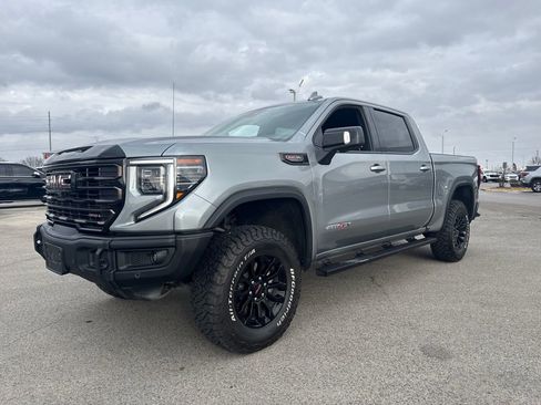 Used 2023 GMC Sierra 1500 AT4X image 2