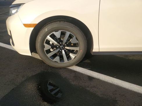 New 2026 Honda Odyssey EX-L image 17