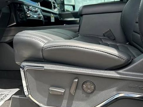 New 2025 Ford F250 Platinum image 19