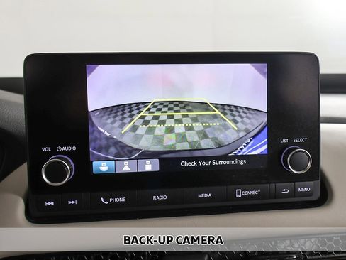 Used 2023 Honda HR-V LX image 4