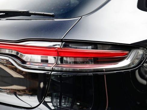 Used 2024 Porsche Macan AWD image 11