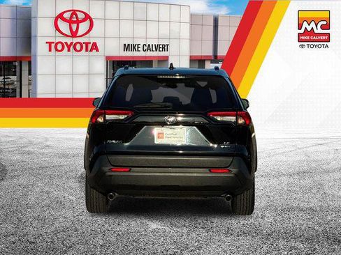 Certified 2025 Toyota RAV4 LE AWD/4WD image 4