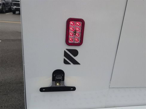 New 2025 Chevrolet Express 3500 image 31