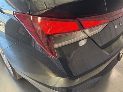 Used 2023 Hyundai Elantra SE FWD image 12