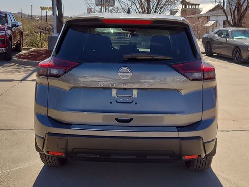 New 2026 Nissan Rogue SV FWD image 3