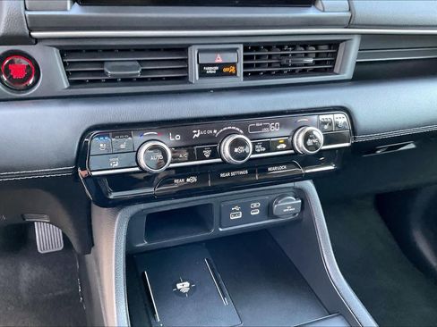 Used 2025 Honda Pilot Elite image 33