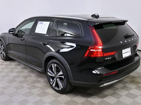 Certified 2025 Volvo V60 B5 Cross Country Plus image 4