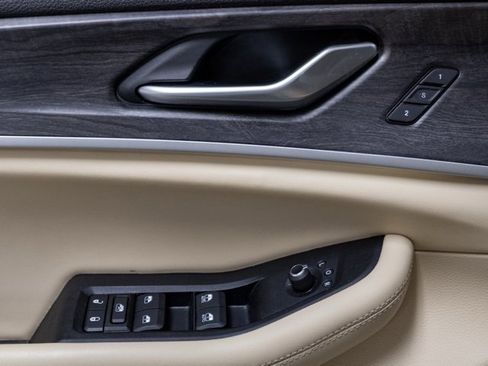 Certified 2023 Jeep Grand Cherokee L Limited w/ Black Appearance Package image 12