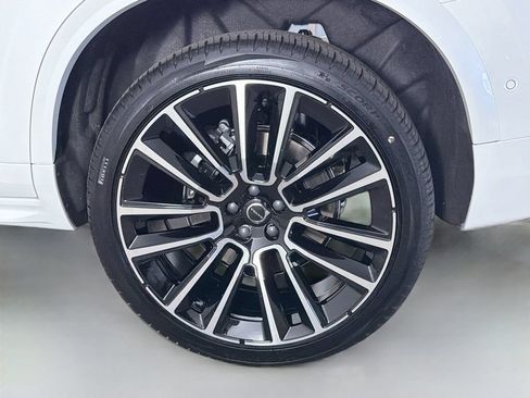 New 2026 Volvo XC90 B6 Plus w/ Protection Package Premier AWD/4WD image 34
