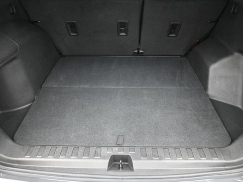 Used 2024 Chevrolet Equinox LT FWD image 11