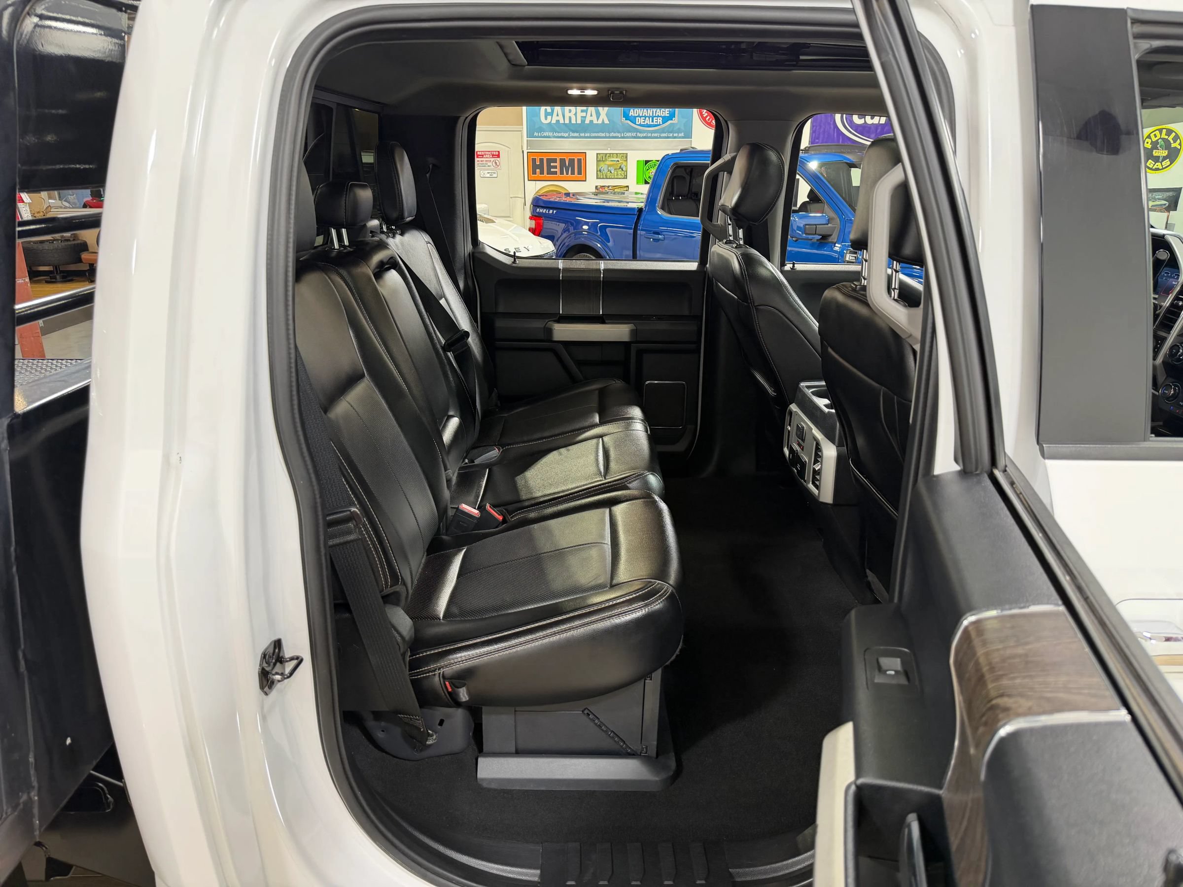 Used 2020 Ford F350 Lariat w/ Lariat Ultimate Package AWD/4WD image 12