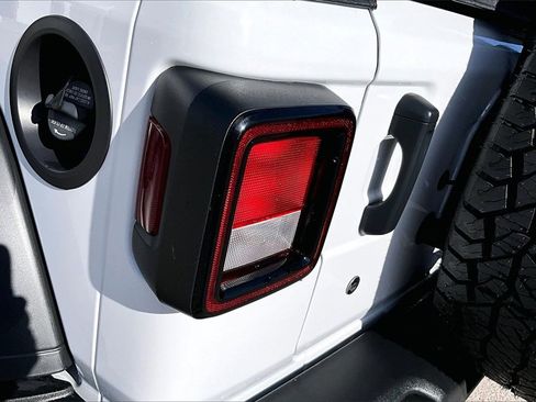 Used 2022 Jeep Wrangler Sport image 23