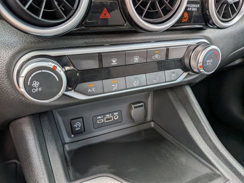 Certified 2025 Nissan Sentra SV FWD image 21