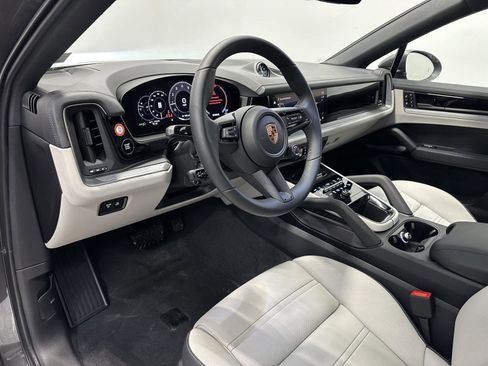 New 2026 Porsche Cayenne Coupe AWD/4WD image 4
