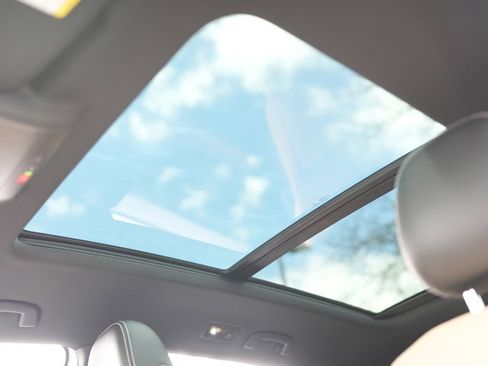 Used 2022 Volkswagen Atlas Cross Sport SE AWD/4WD image 24