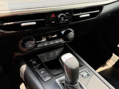 Used 2026 Nissan Kicks SV FWD image 22