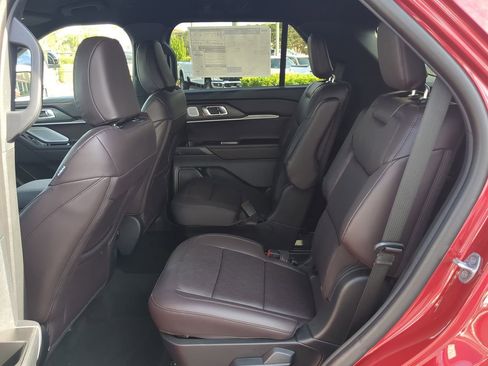 New 2026 Ford Explorer Platinum image 14