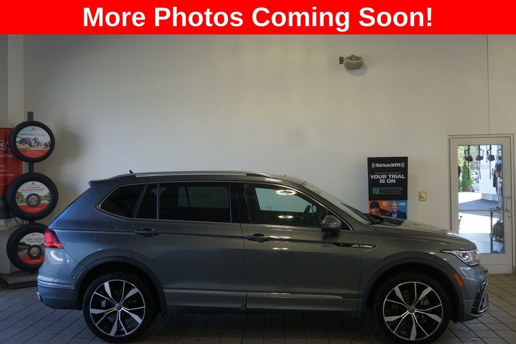 Used 2022 Volkswagen Tiguan SEL R-Line AWD/4WD image 2