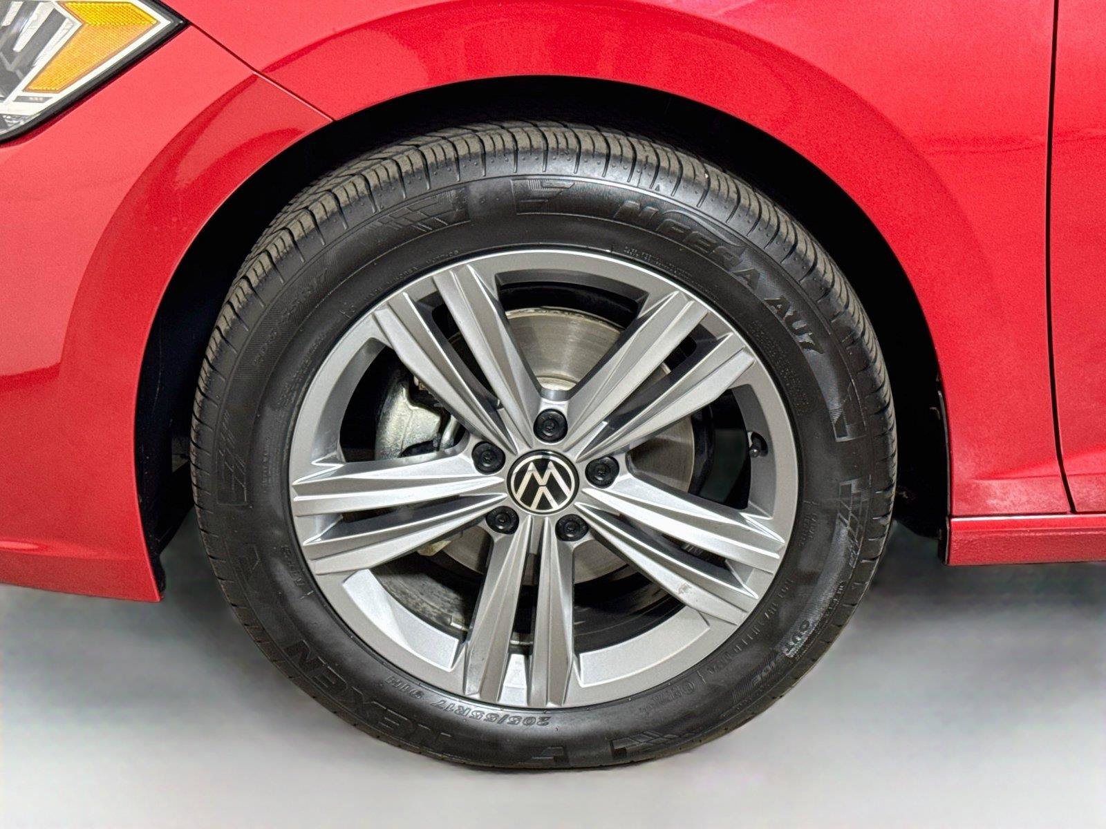 Used 2024 Volkswagen Jetta SE FWD image 28