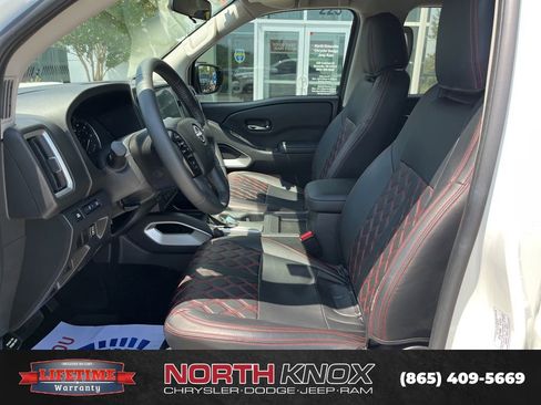 Used 2025 Nissan Frontier SV w/ SV Convenience Package AWD/4WD image 4