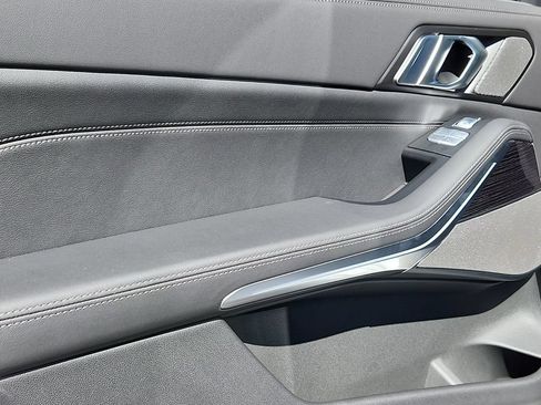 Certified 2025 BMW X7 M60i AWD/4WD image 14