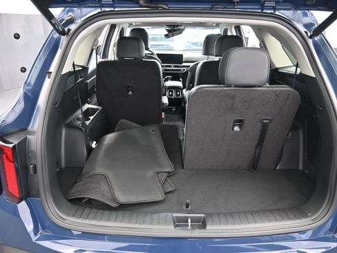 Used 2025 Kia Sorento SX image 45
