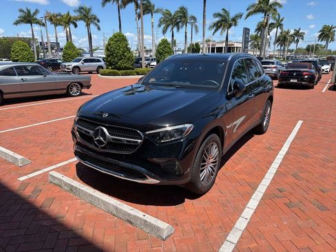 Used 2025 Mercedes-Benz GLC 300 image 8