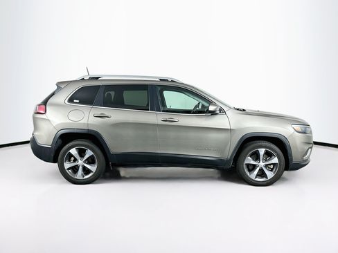 Used 2019 Jeep Cherokee Limited w/ Luxury Group FWD image 10