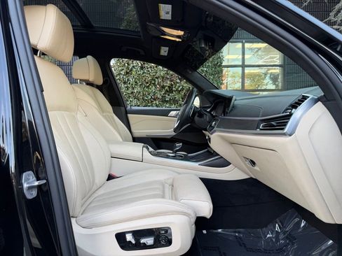 Used 2021 BMW X7 xDrive40i w/ Premium Package image 35