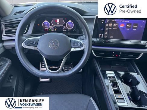 Used 2024 Volkswagen Atlas Peak Edition SE AWD/4WD image 15