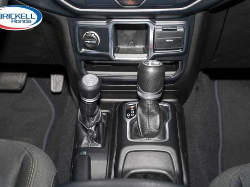 Used 2019 Jeep Wrangler Sport AWD/4WD image 22