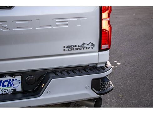 Used 2024 Chevrolet Silverado 2500 High Country w/ High Country Premium Package image 15