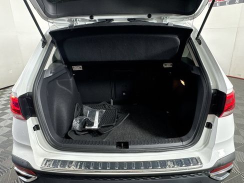 Used 2022 Volkswagen Taos SE FWD image 25