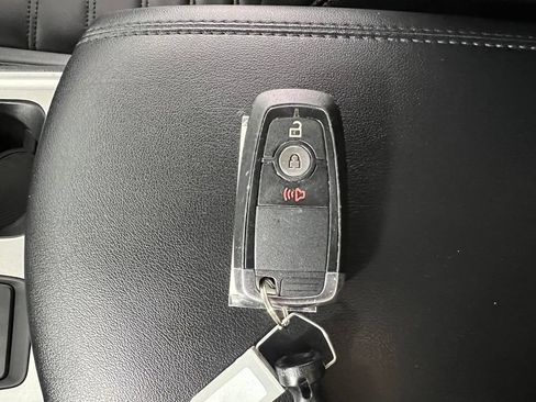 Used 2024 Ford Edge SEL AWD/4WD image 35