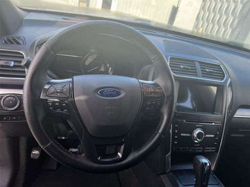 Used 2017 Ford Explorer Sport image 13