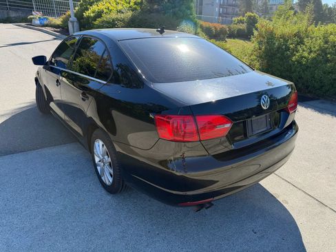 Used 2013 Volkswagen Jetta SE FWD image 4