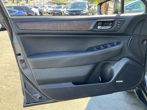 Used 2017 Subaru Outback 2.5i Limited image 23