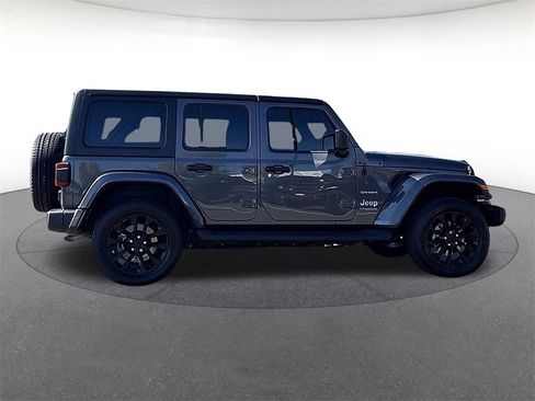 Used 2022 Jeep Wrangler Unlimited Sahara w/ Cold Weather Group image 6