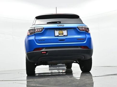 Used 2025 Jeep Compass Trailhawk AWD/4WD image 18