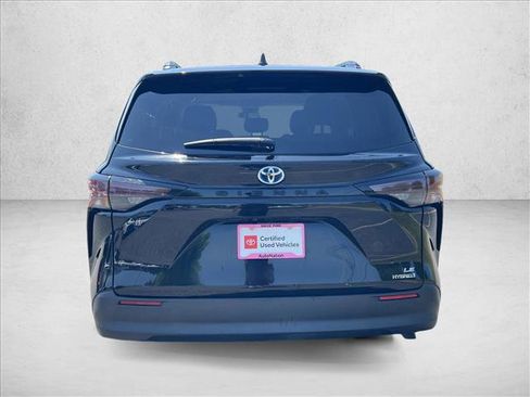Certified 2023 Toyota Sienna LE FWD image 6