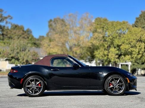 Used 2018 MAZDA MX-5 Miata Grand Touring image 6