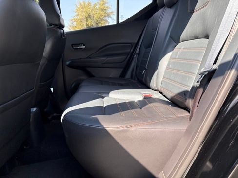 Used 2019 Nissan Kicks SR w/ SR Premium Package FWD image 11