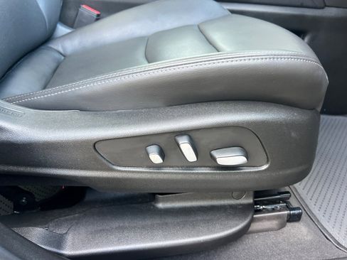 Certified 2025 Cadillac XT6 Premium Luxury image 23